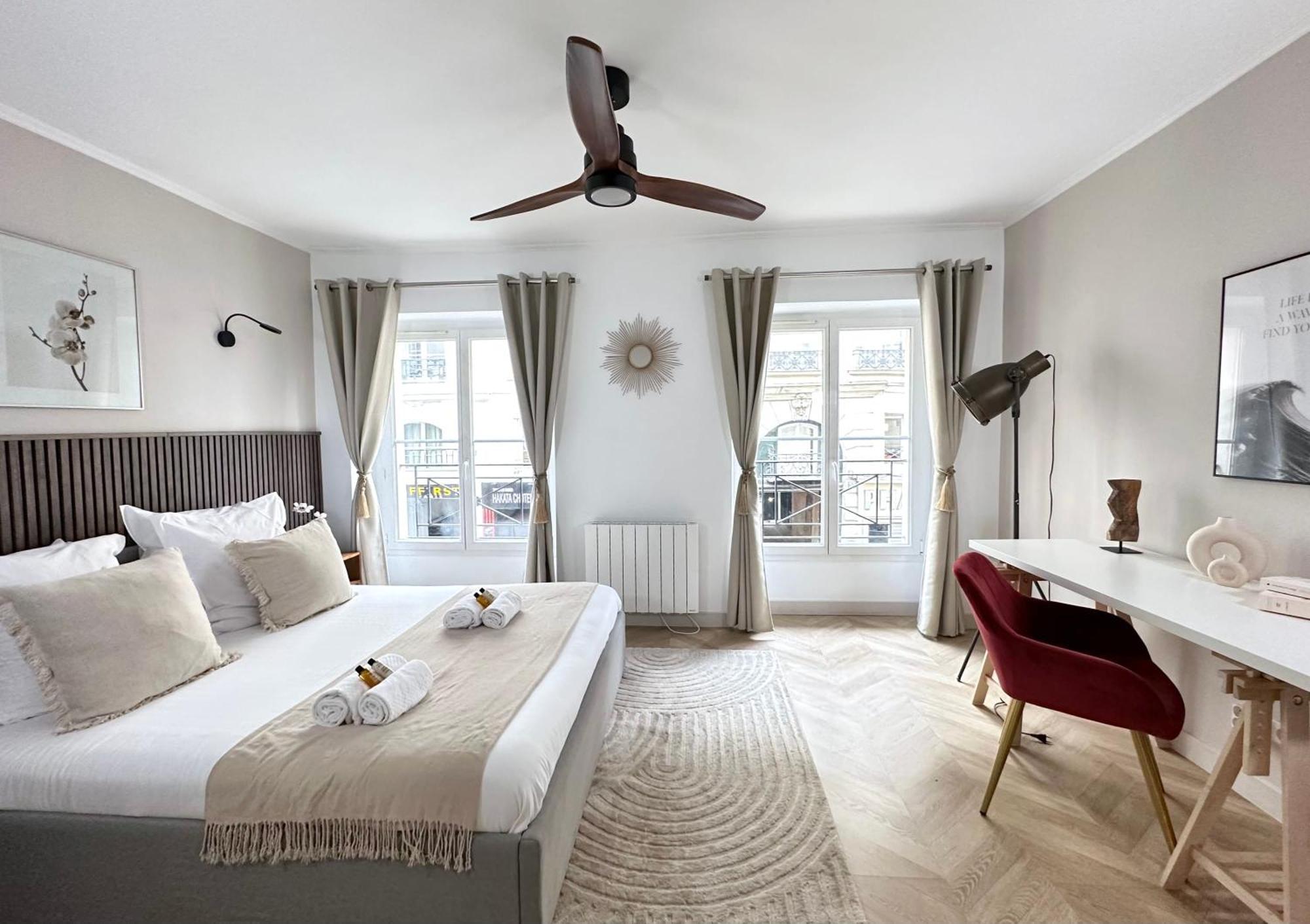 Luxury Family Getaway Near Place Vendome Apartment Paris