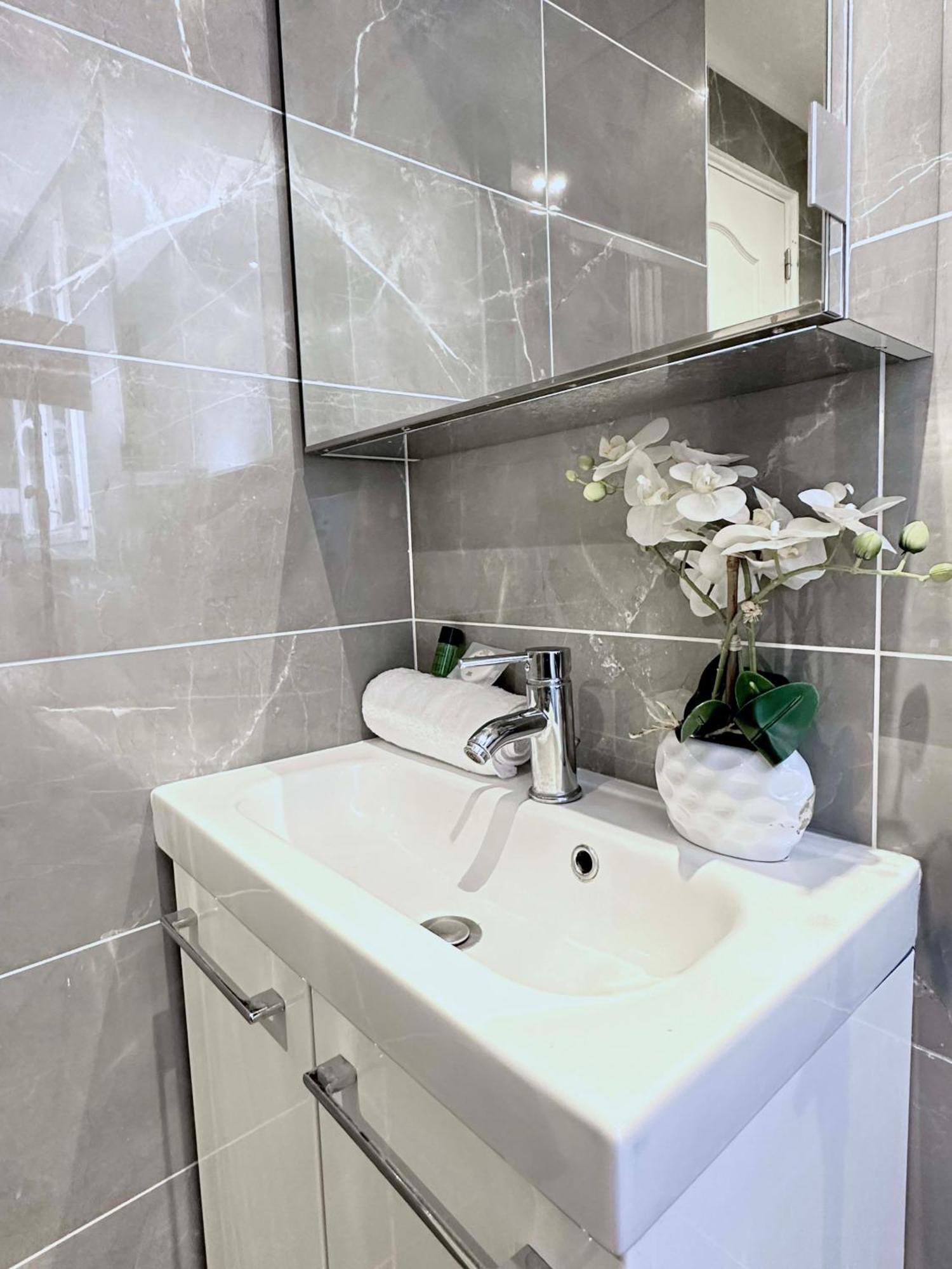 Apartment Luxury Family Getaway Near Place Vendome Paris