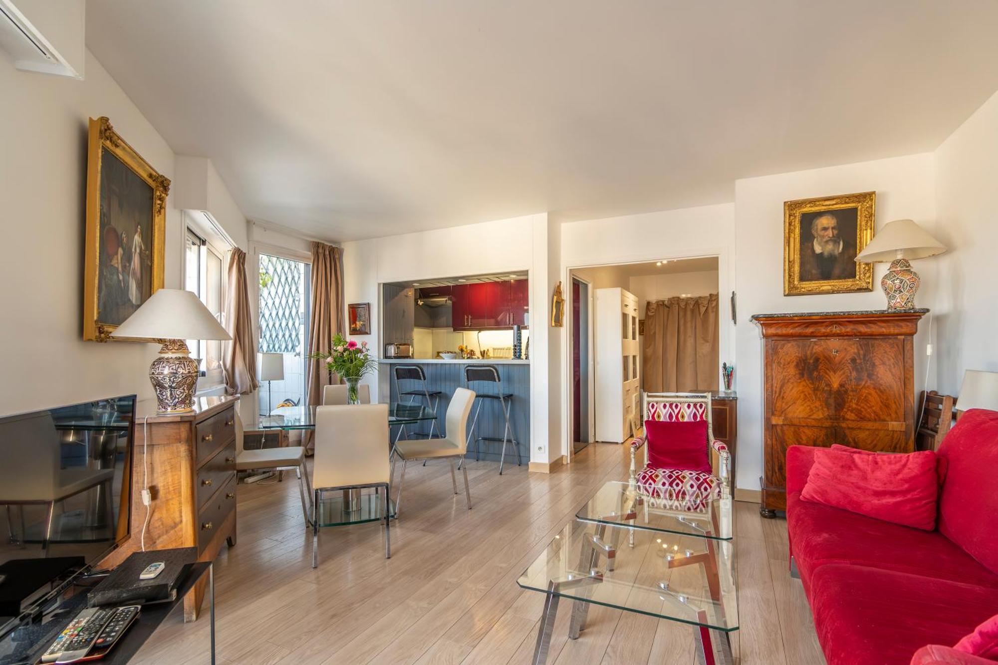 Veeve - Panoramic Views From The 17th Apartment *