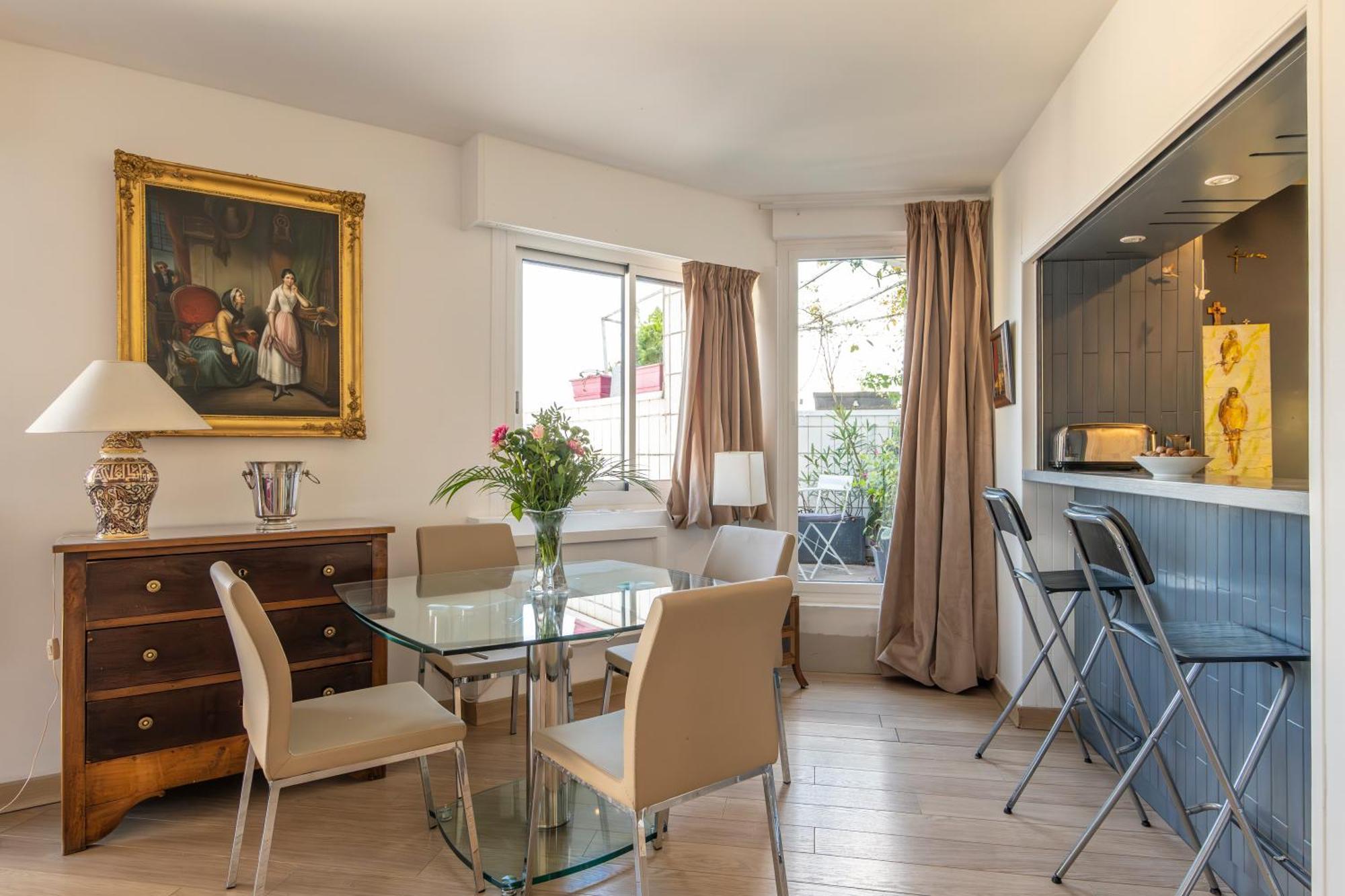 Veeve - Panoramic Views From The 17th Paris