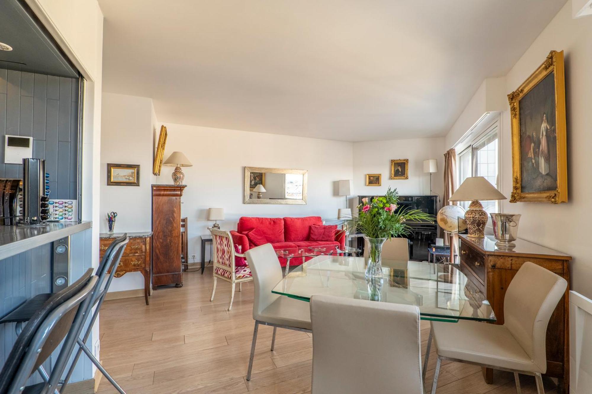 Veeve - Panoramic Views From The 17th Apartment Paris