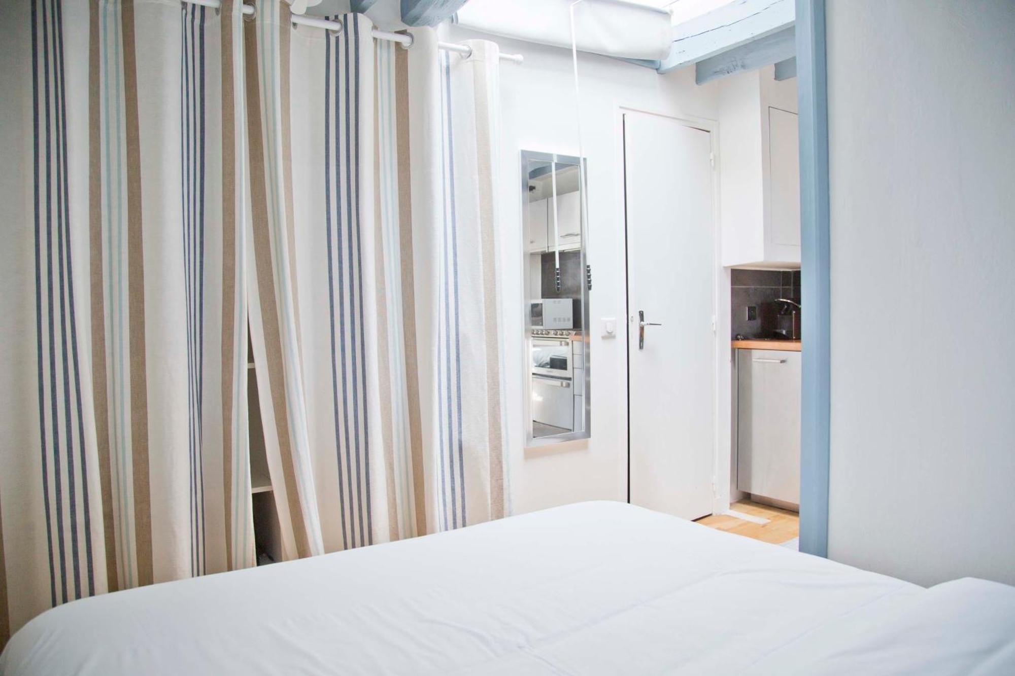 Tour Eiffel View, Floor Marais Vosges Apartment Paris