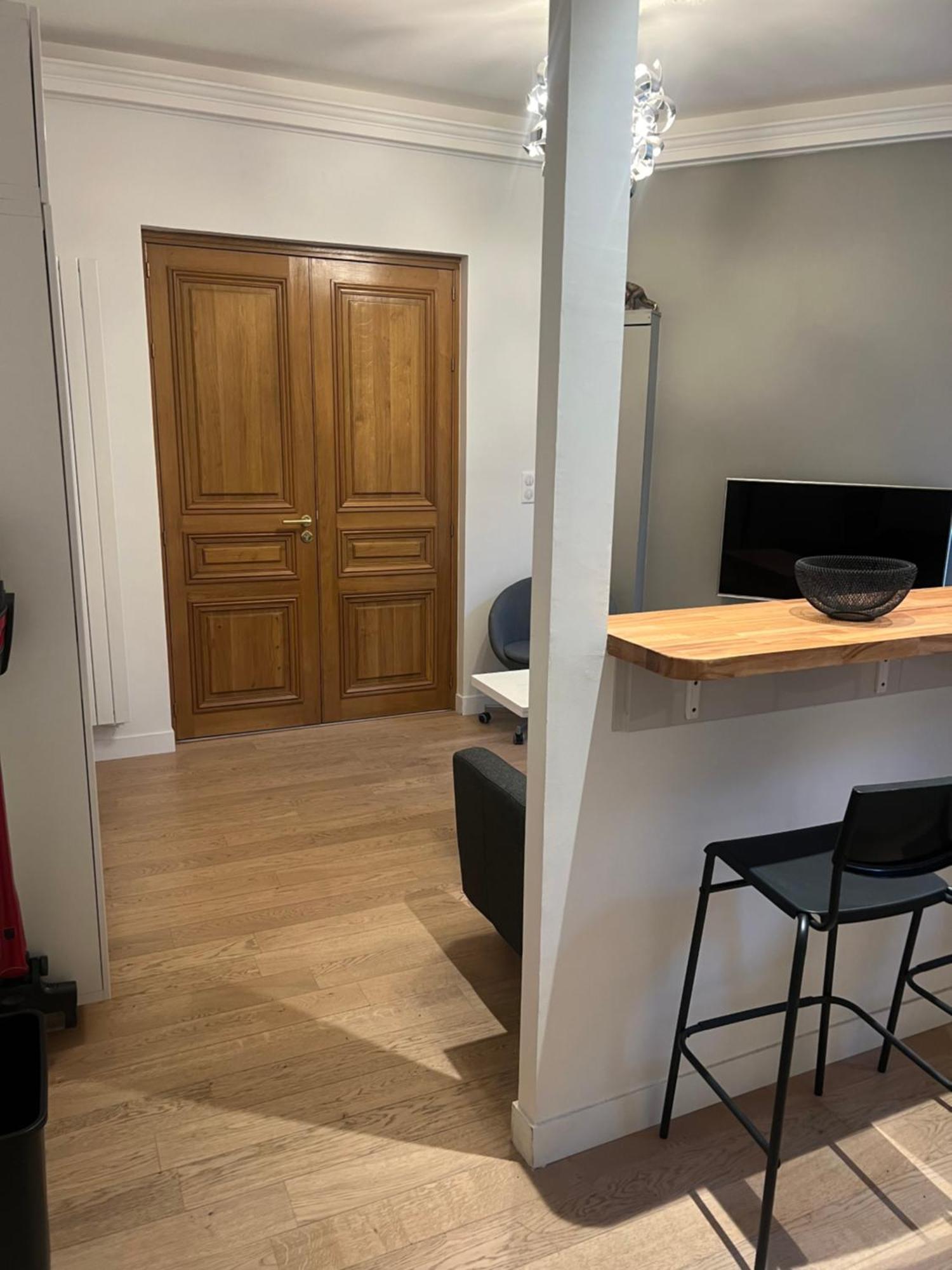 Appartement Magnifique Au Coeur Du 8e *