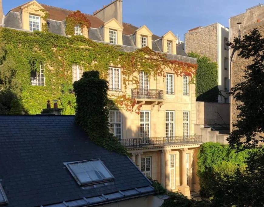 Marais Place Des Vosges Peaceful Air-conditioned Apartment