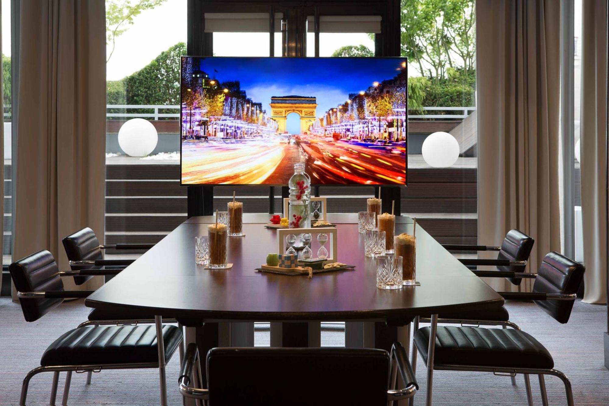 Hotel Renaissance Arc De Triomphe Paris