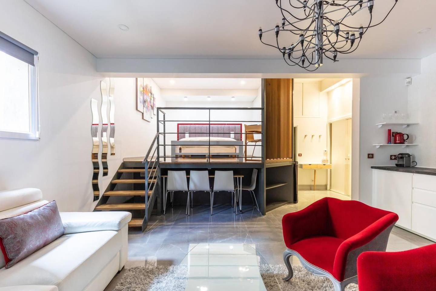 Couette-café In Marais Elegant Flat In Old Paris