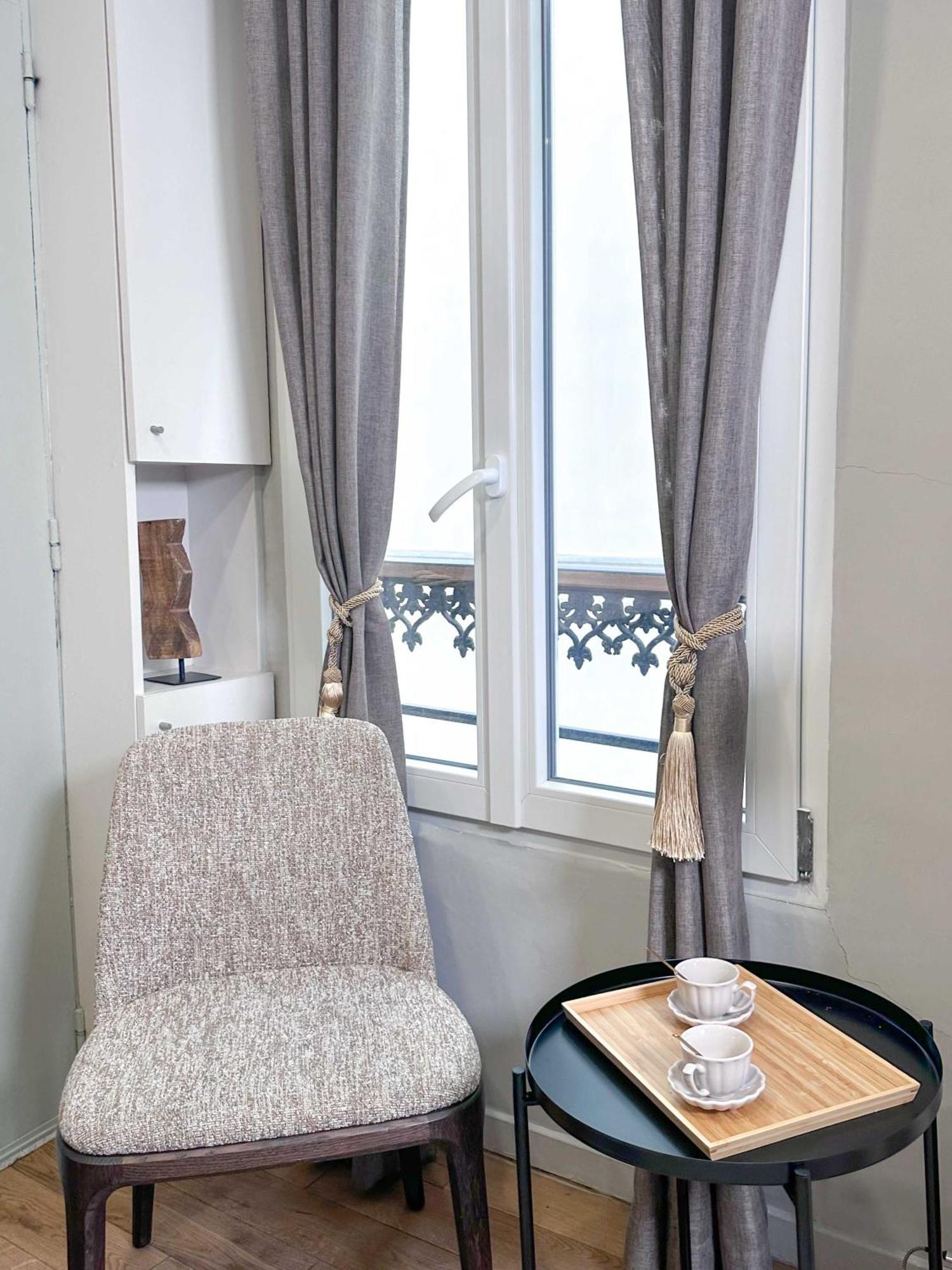 Apartment Unique Flat Near Opera