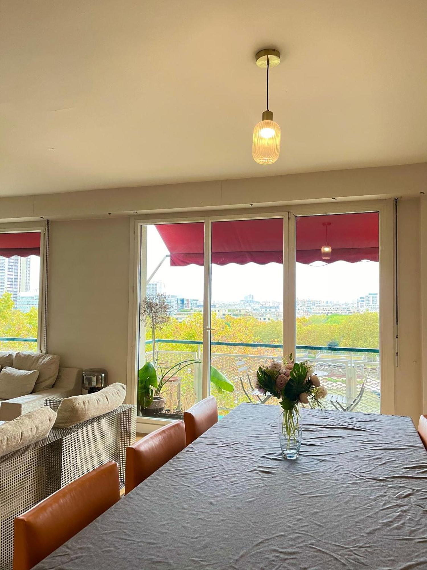 Apartment With Eiffel Tower And Seine View Bleriot