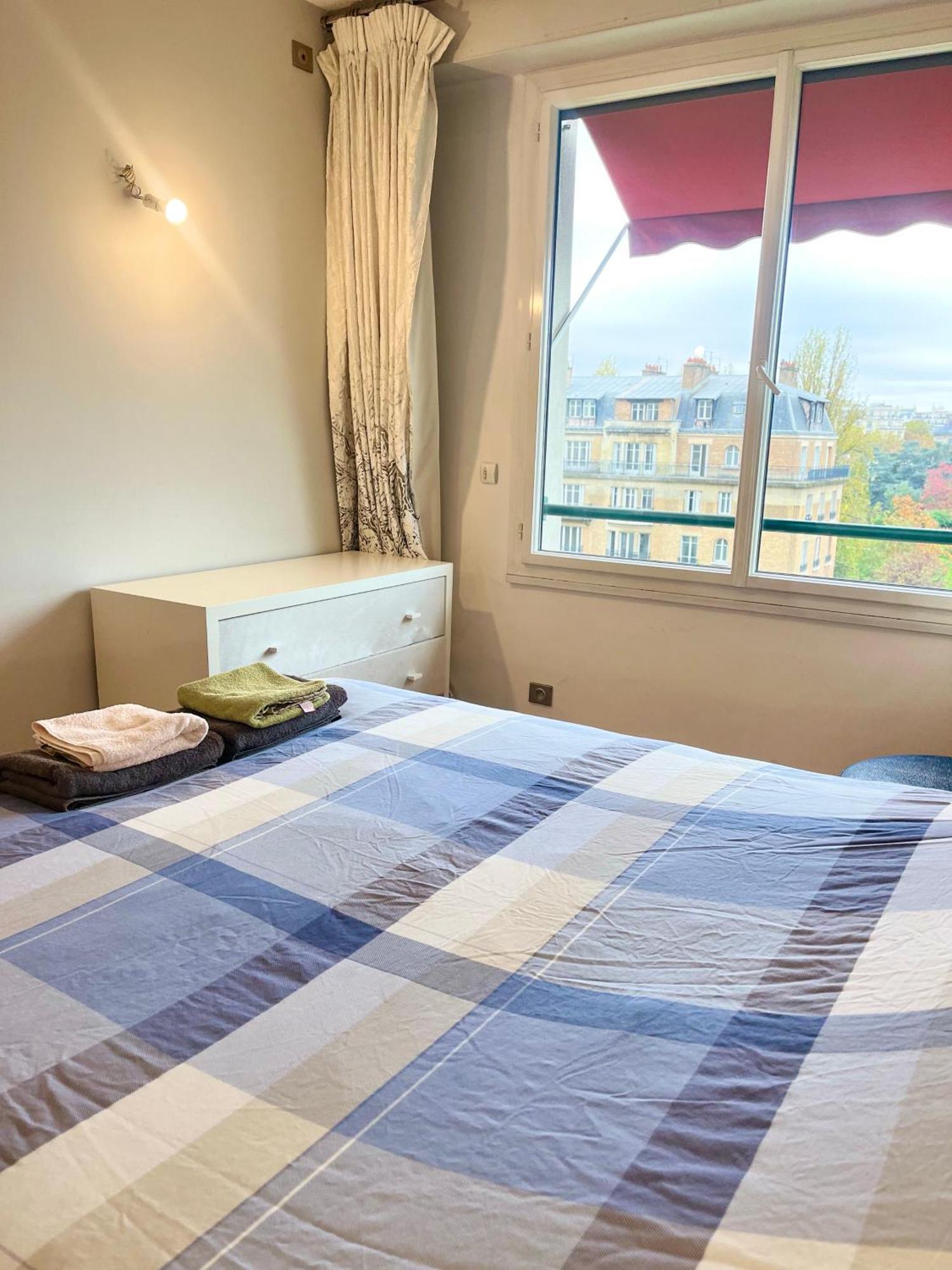 With Eiffel Tower And Seine View Bleriot Apartment Paris