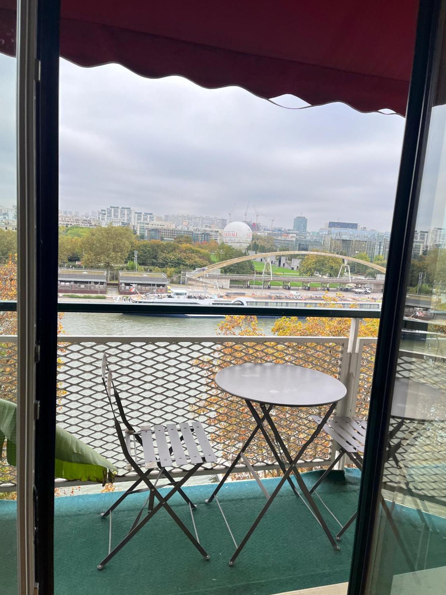 Apartment With Eiffel Tower And Seine View Bleriot *