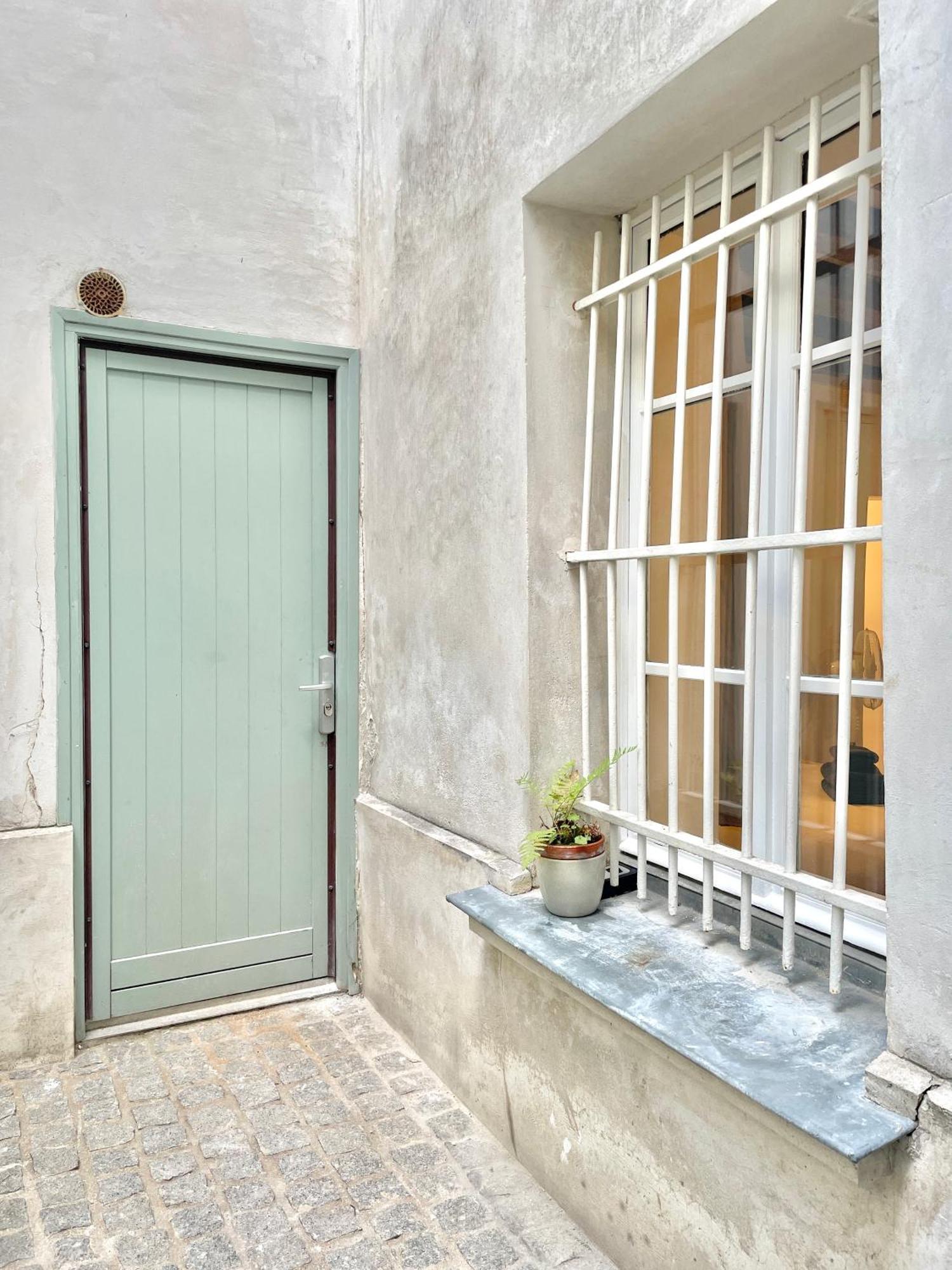 Bed & Breakfast Cozy Near Marais On Rue Trousseau Paris