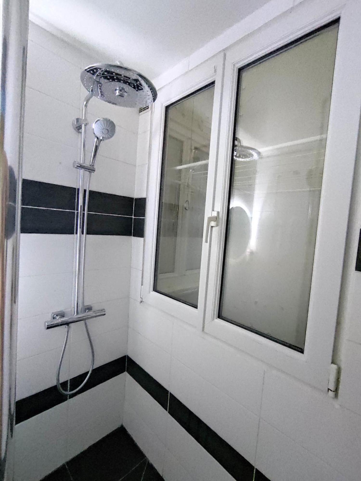 Confortable Pres Des Transports Apartamento *