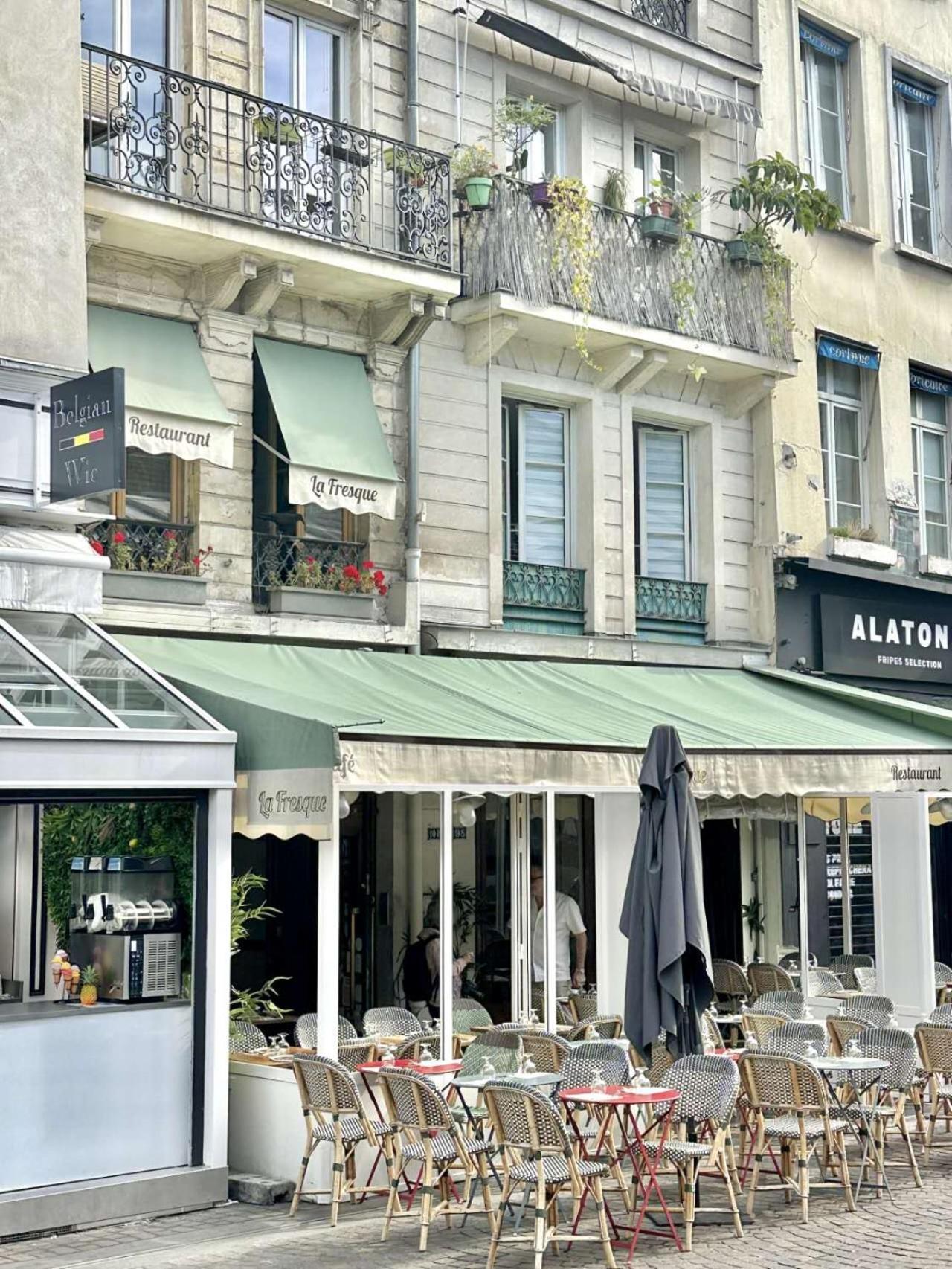 Chic & Modern In Centre Rambuteau Paris