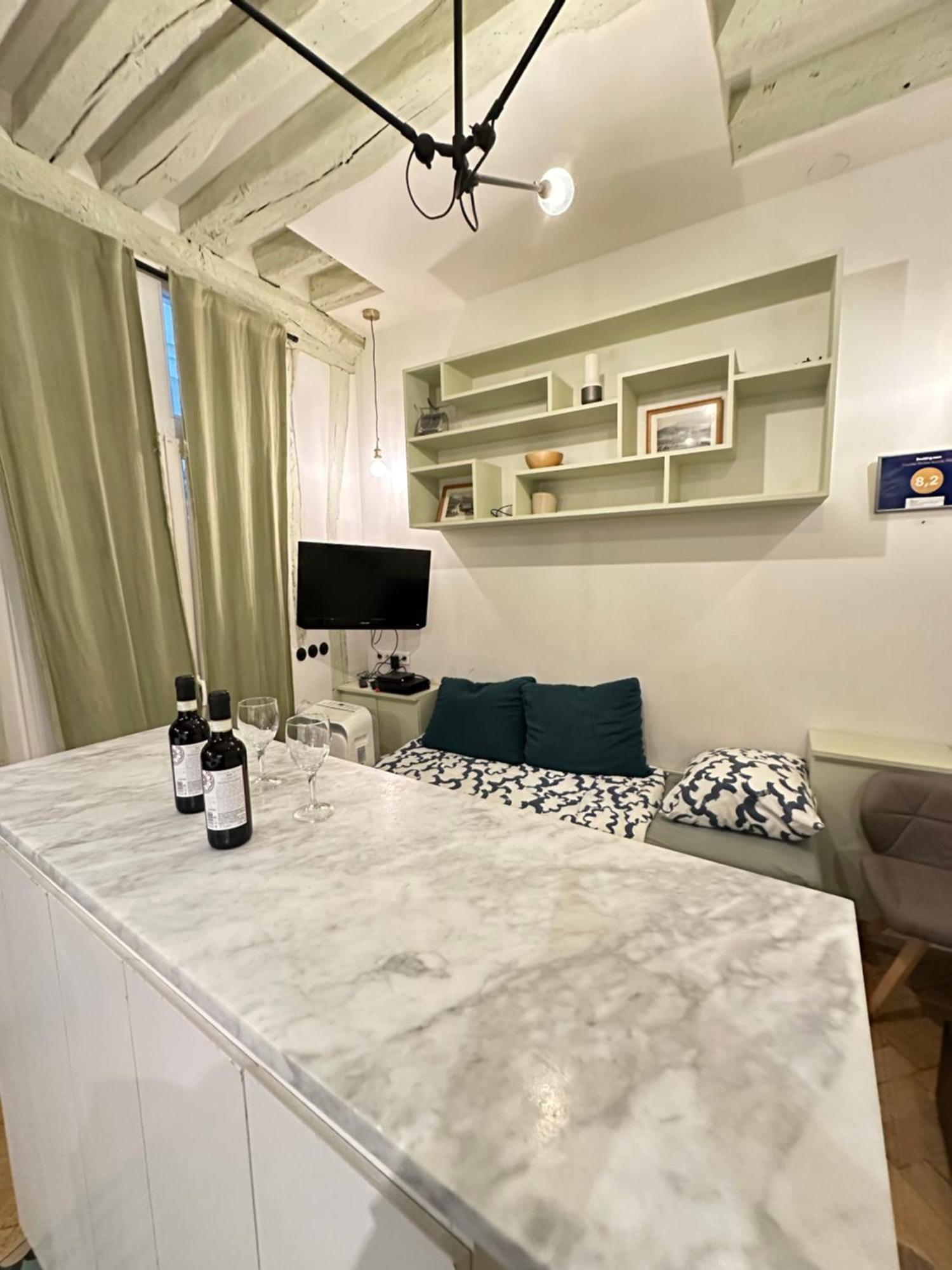 Cosy Flat In Marais Paris