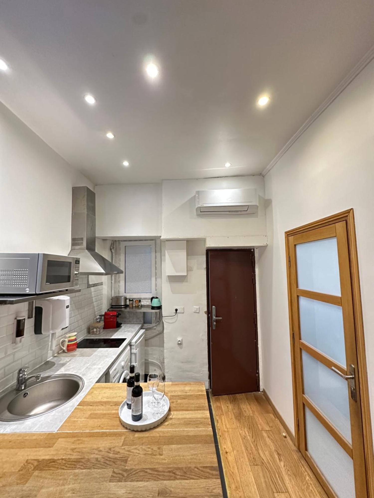 Apartment St Paul Marais Flat Ground Floor Paris