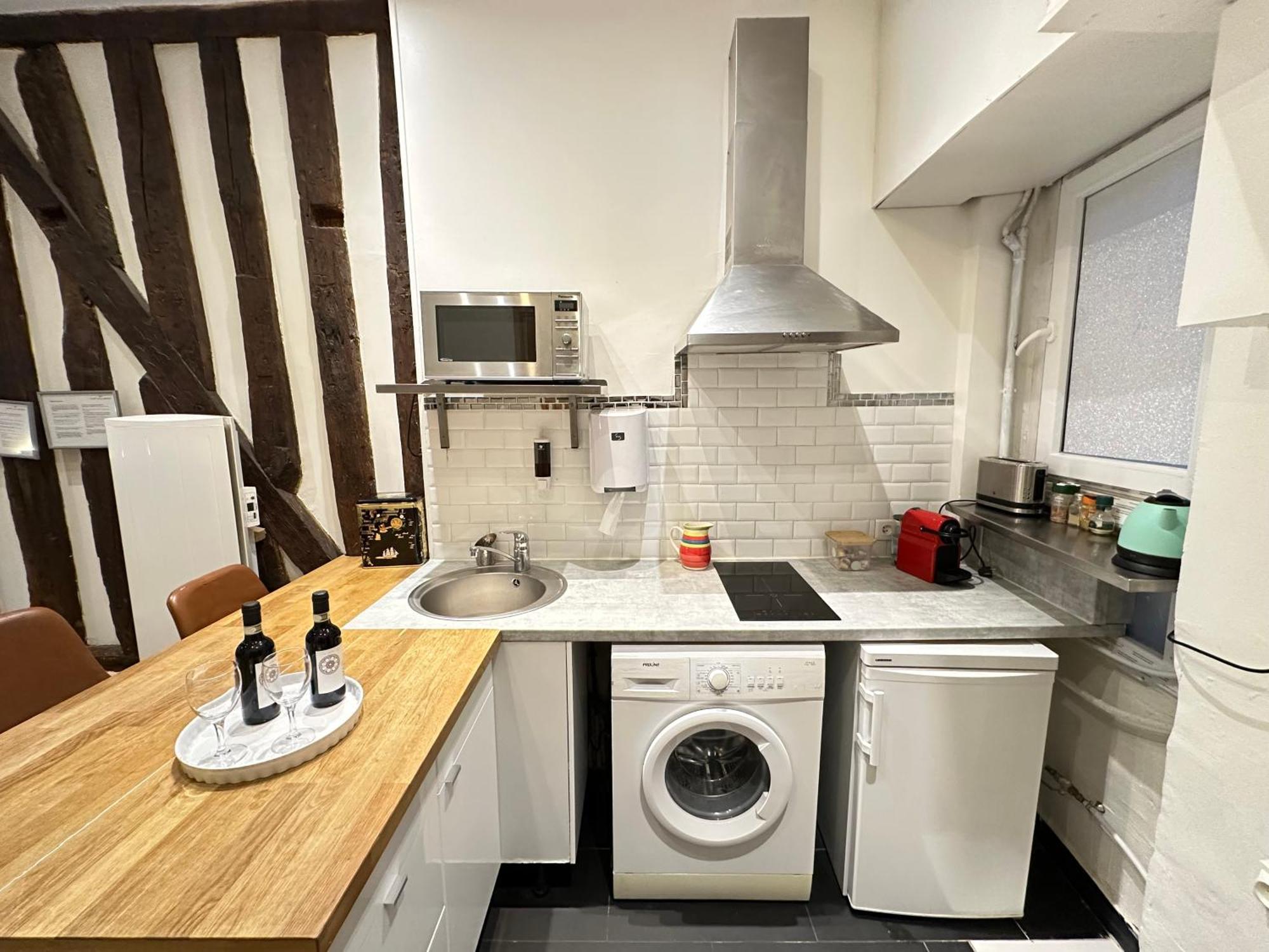 St Paul Marais Flat Ground Floor *