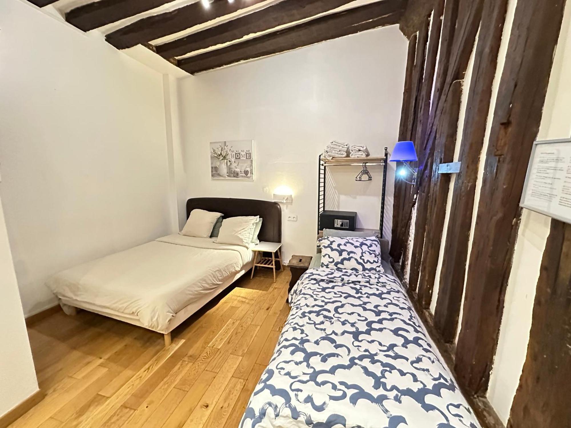 St Paul Marais Flat Ground Floor Paris
