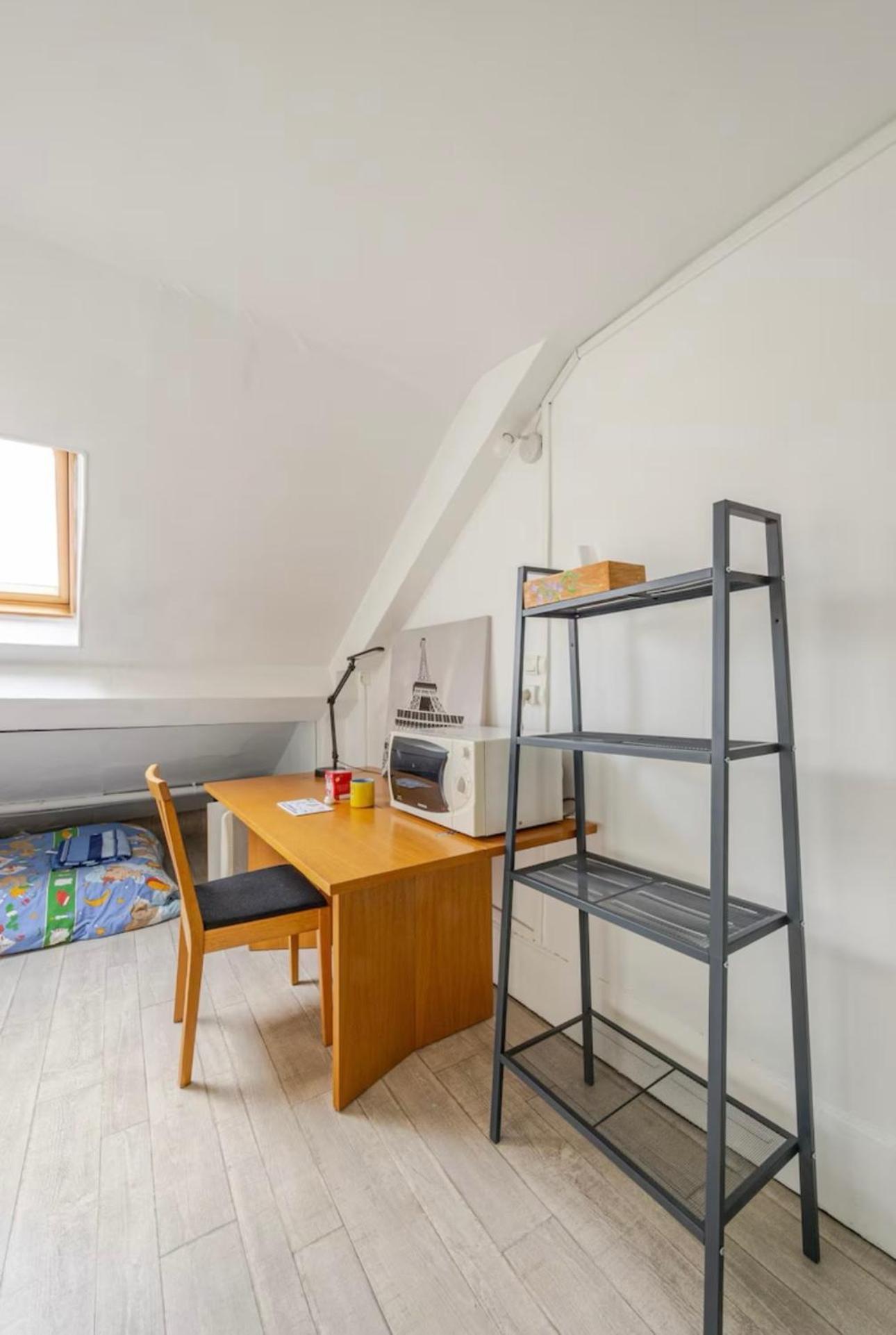 !!!! Only Airbnb !!!!! Please Read My Name And Look At Pictures - Under Roof - Cool Area *