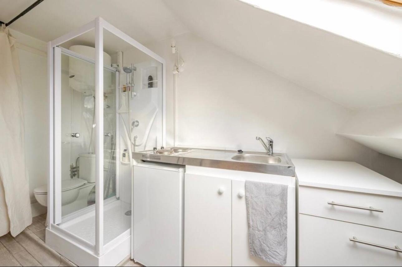 Apartment !!!! Only Airbnb !!!!! Please Read My Name And Look At Pictures - Under Roof - Cool Area