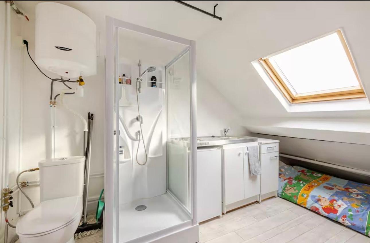 !!!! Only Airbnb !!!!! Please Read My Name And Look At Pictures - Under Roof - Cool Area Apartamento *