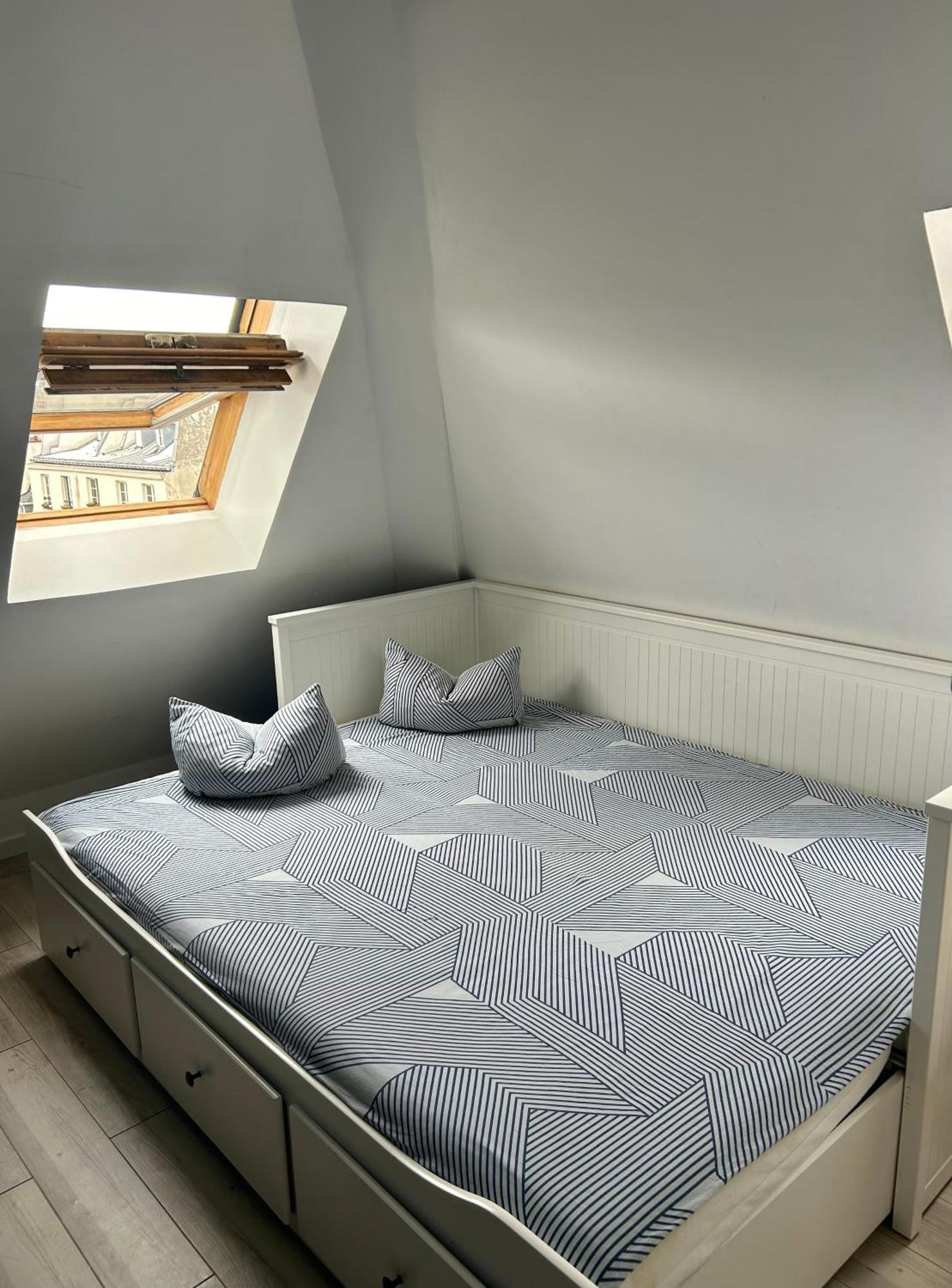 Apartment In Le Marais Paris