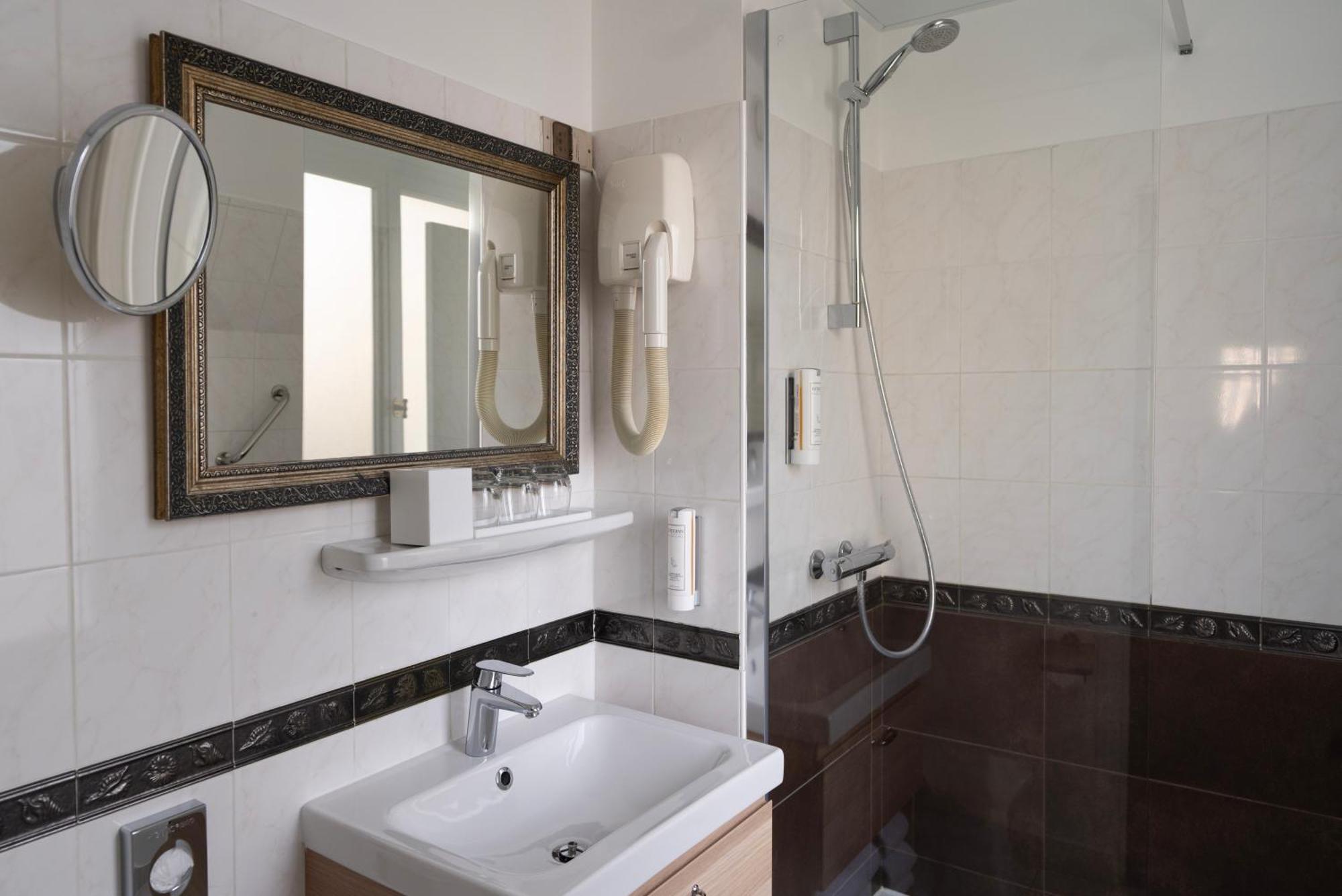 Delavigne Hotel 3*