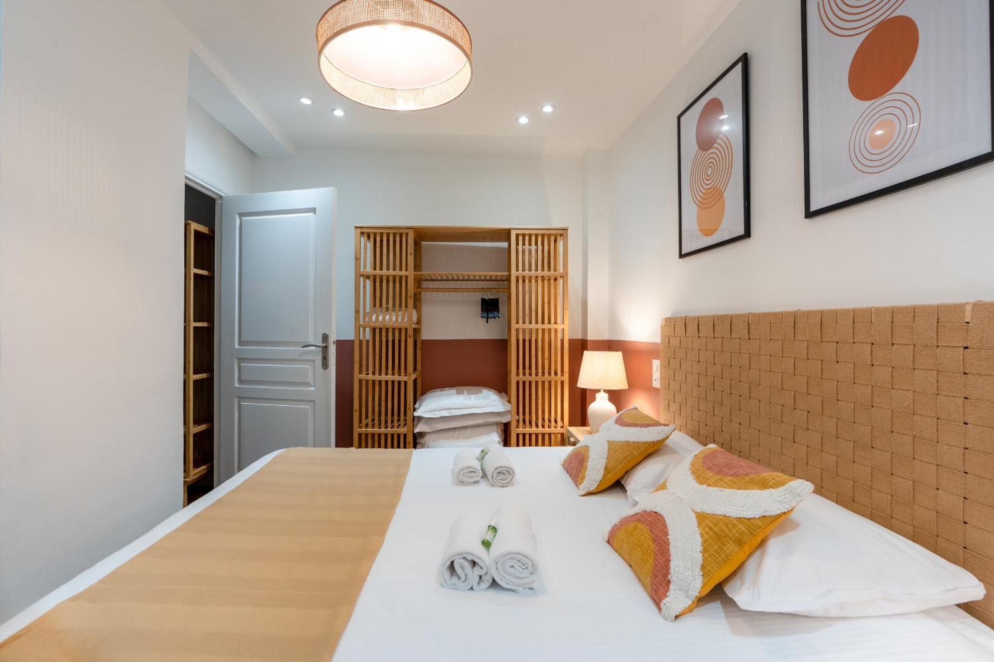 New - Designer Flat For 4 Pp *