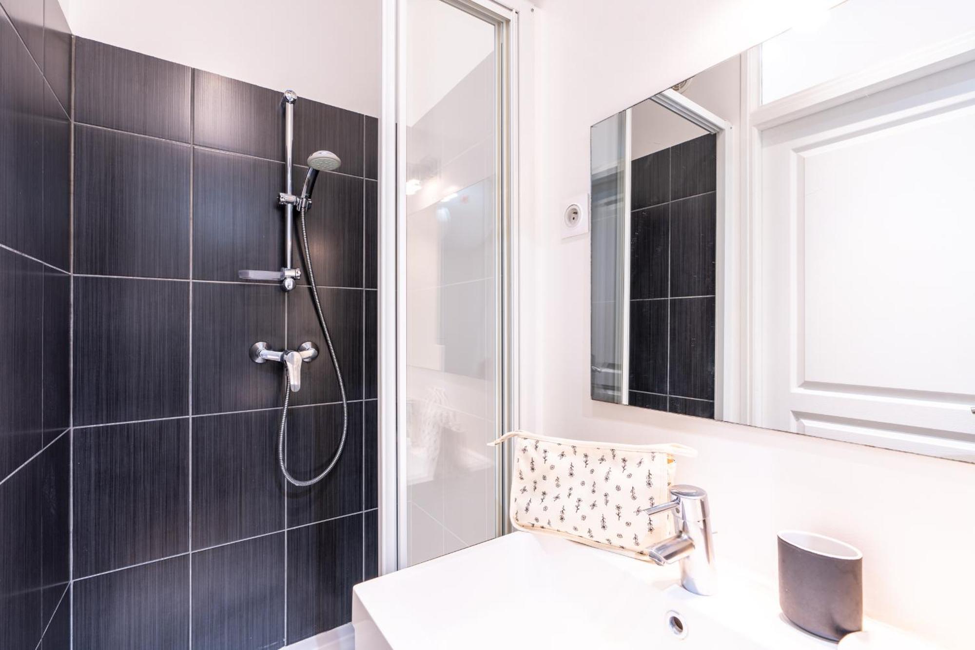 New - Designer Flat For 4 Pp Paris