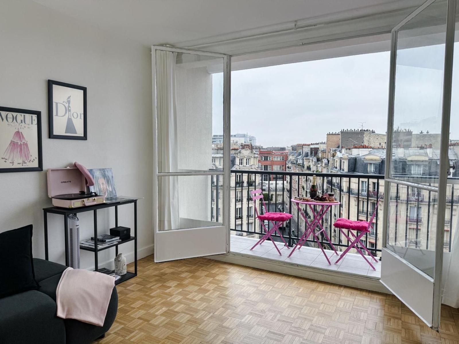 Apartment Eiffel Tower View *