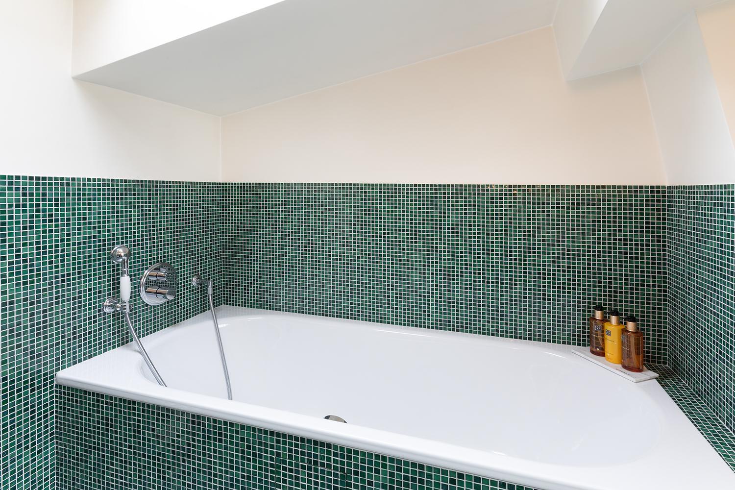 Oniri - In Montmartre - Robert Planquette Apartment *