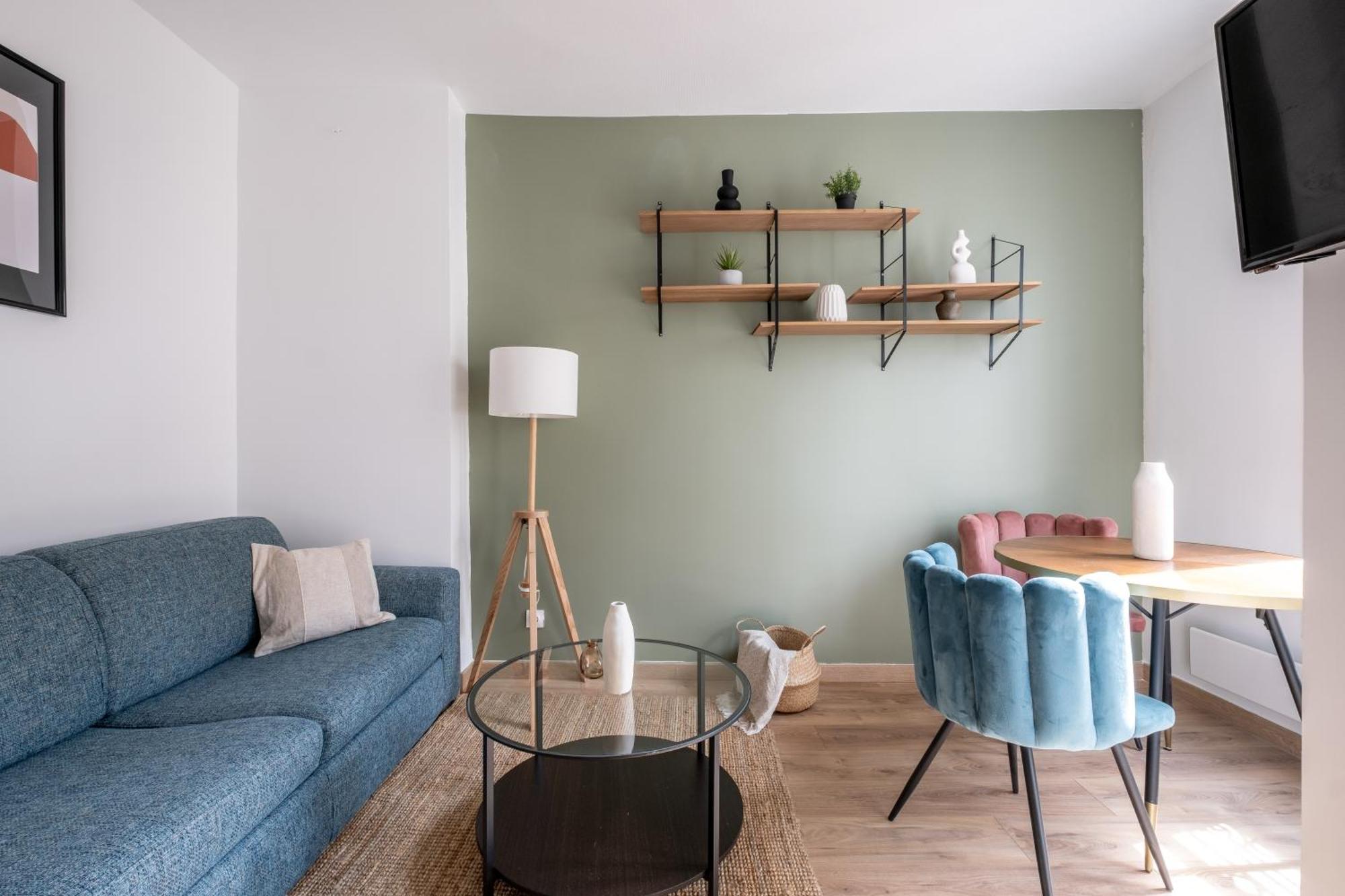 Cozy A Apartment