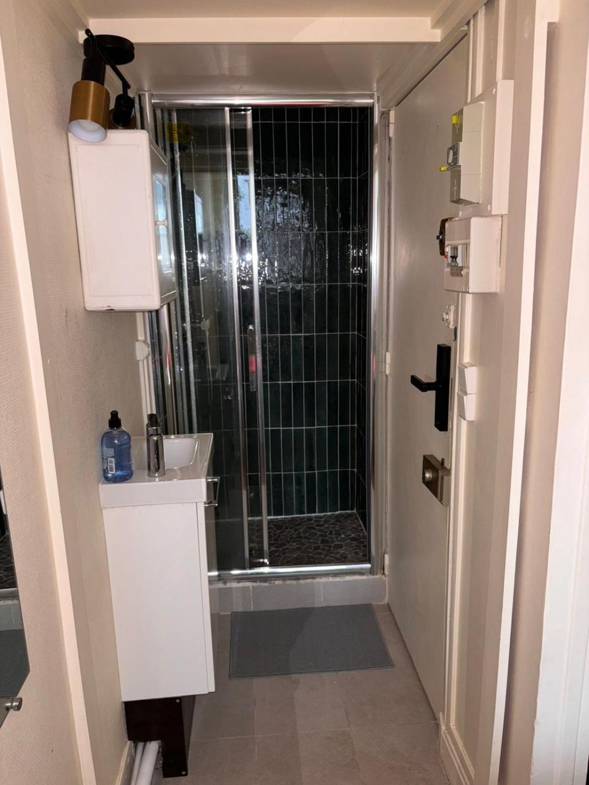 Homestay Charmante Place A Deux Pas De La Tour Eiffel *