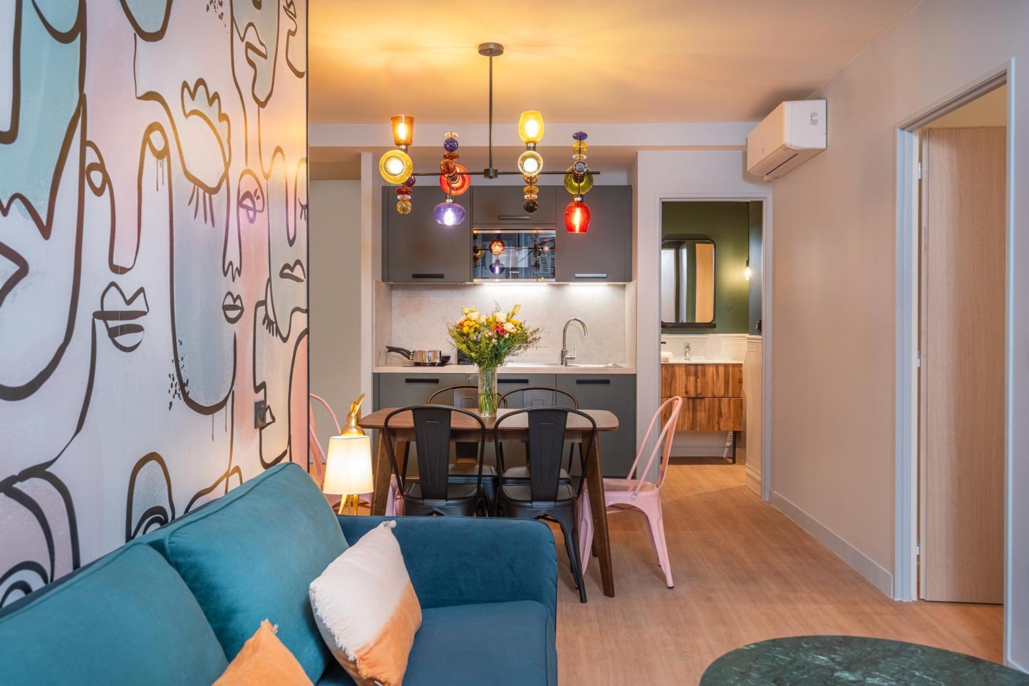 West Aparthotel