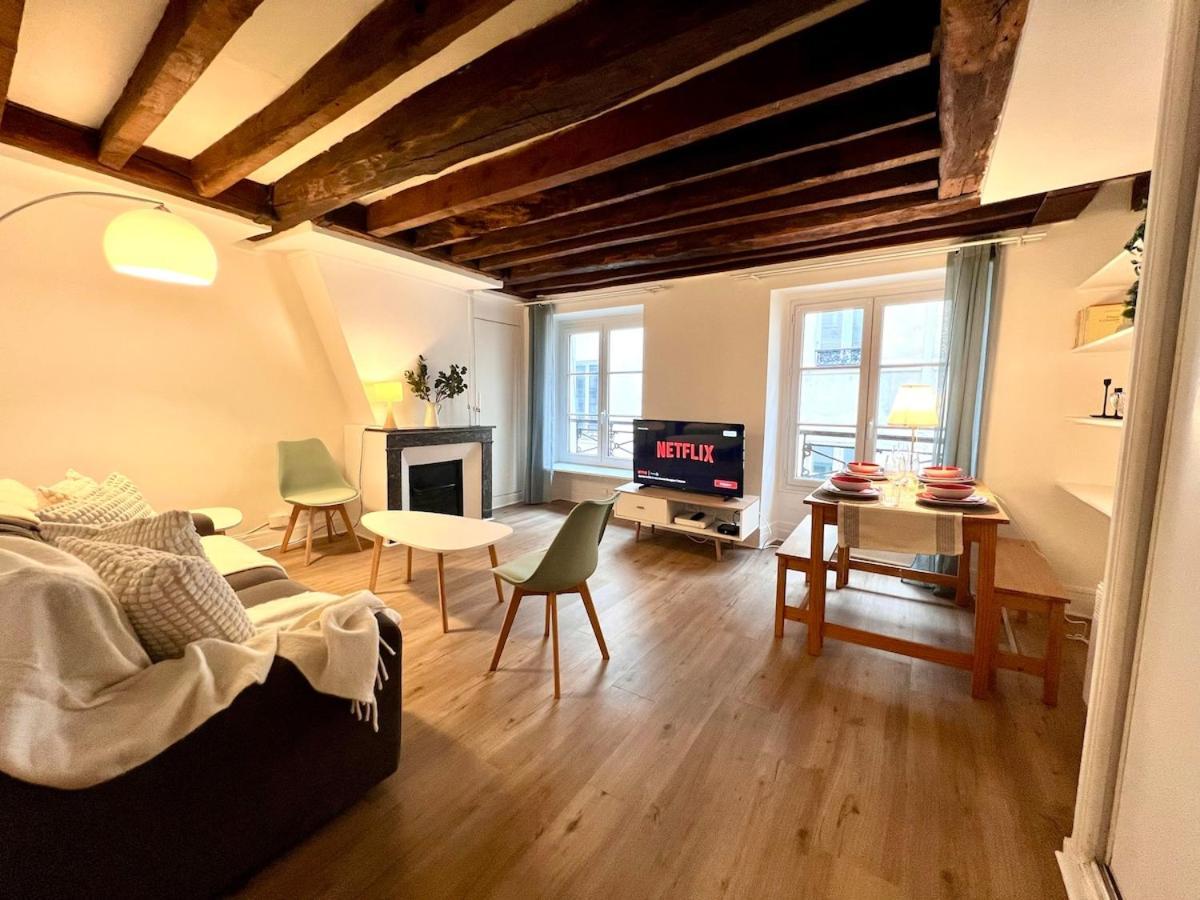 Apartment Typique Au Coeur Du Marais Paris