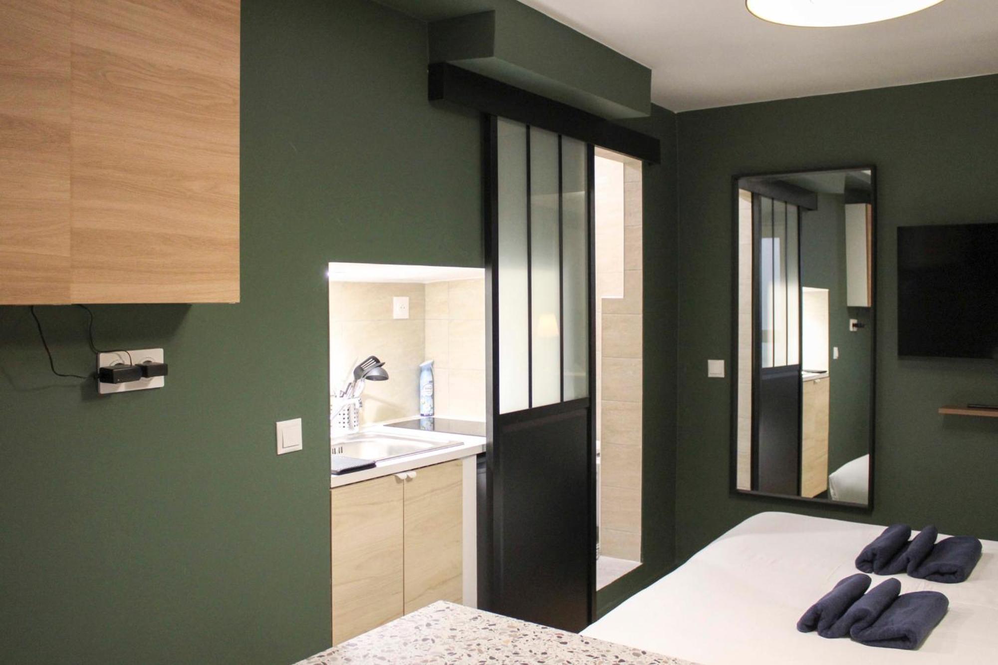 Beautiful 2 Steps From The Musee Grevin Apartment Paris