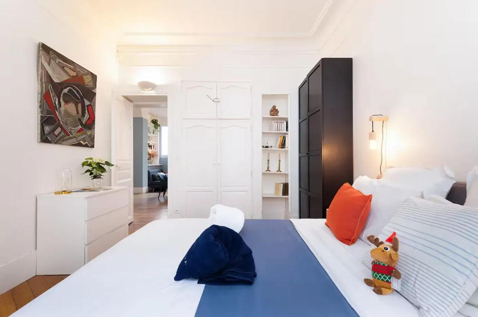 Apartment Moderne A Pres Des Champs-elysees Paris