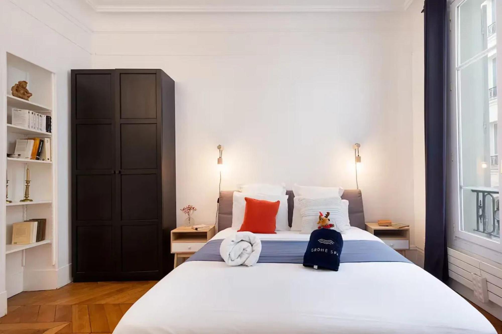 Apartment Moderne A Pres Des Champs-elysees Paris