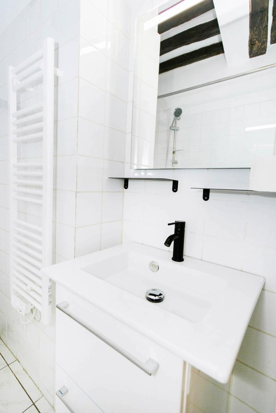 Bnbnook - Elegant 1br Near Louvre And Palais Royal *