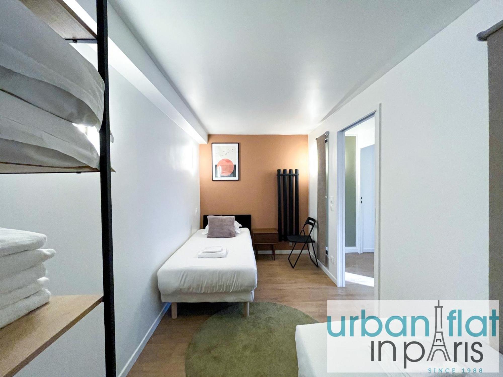 Urban Flat 194 - Spacious 3 Bedroom Montmartre Apartment Paris