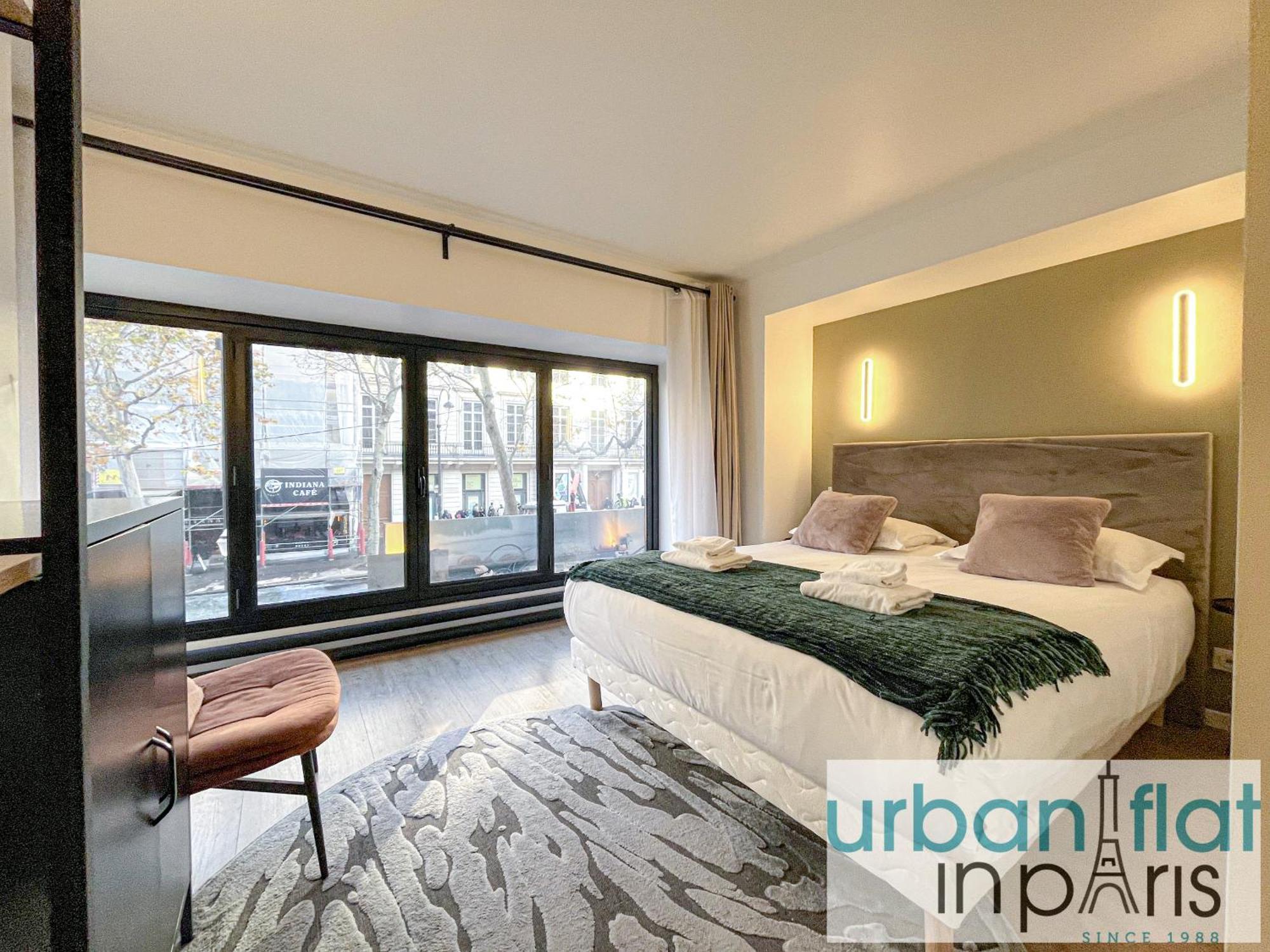 Apartment Urban Flat 194 - Spacious 3 Bedroom Montmartre Paris