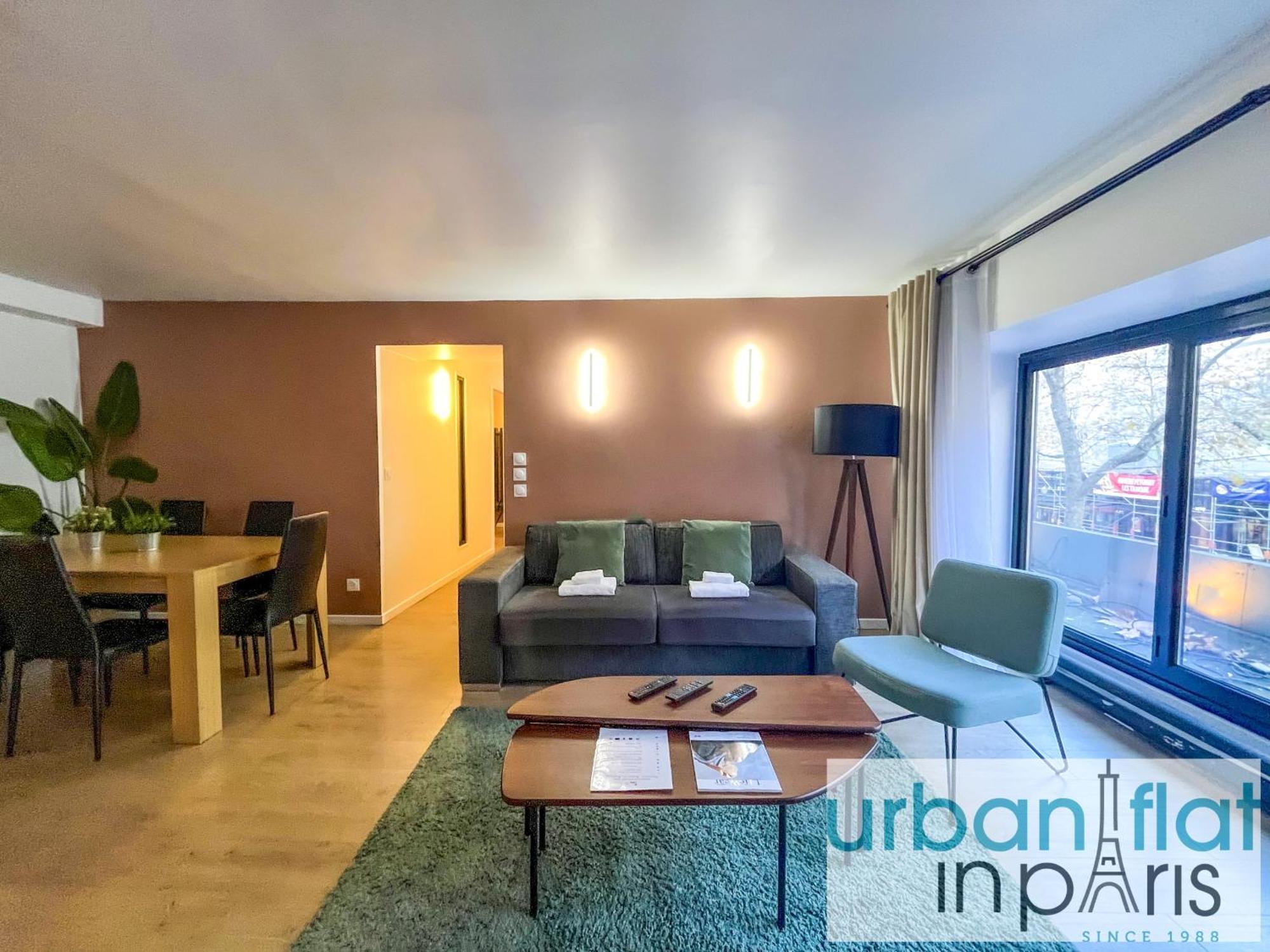 Urban Flat 194 - Spacious 3 Bedroom Montmartre Apartment Paris