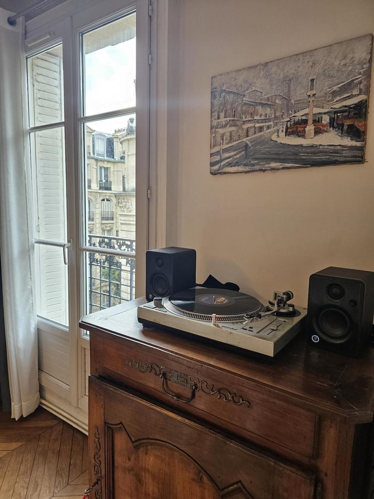 Montmartre Beautiful 67 M2 With Gym & Balcony