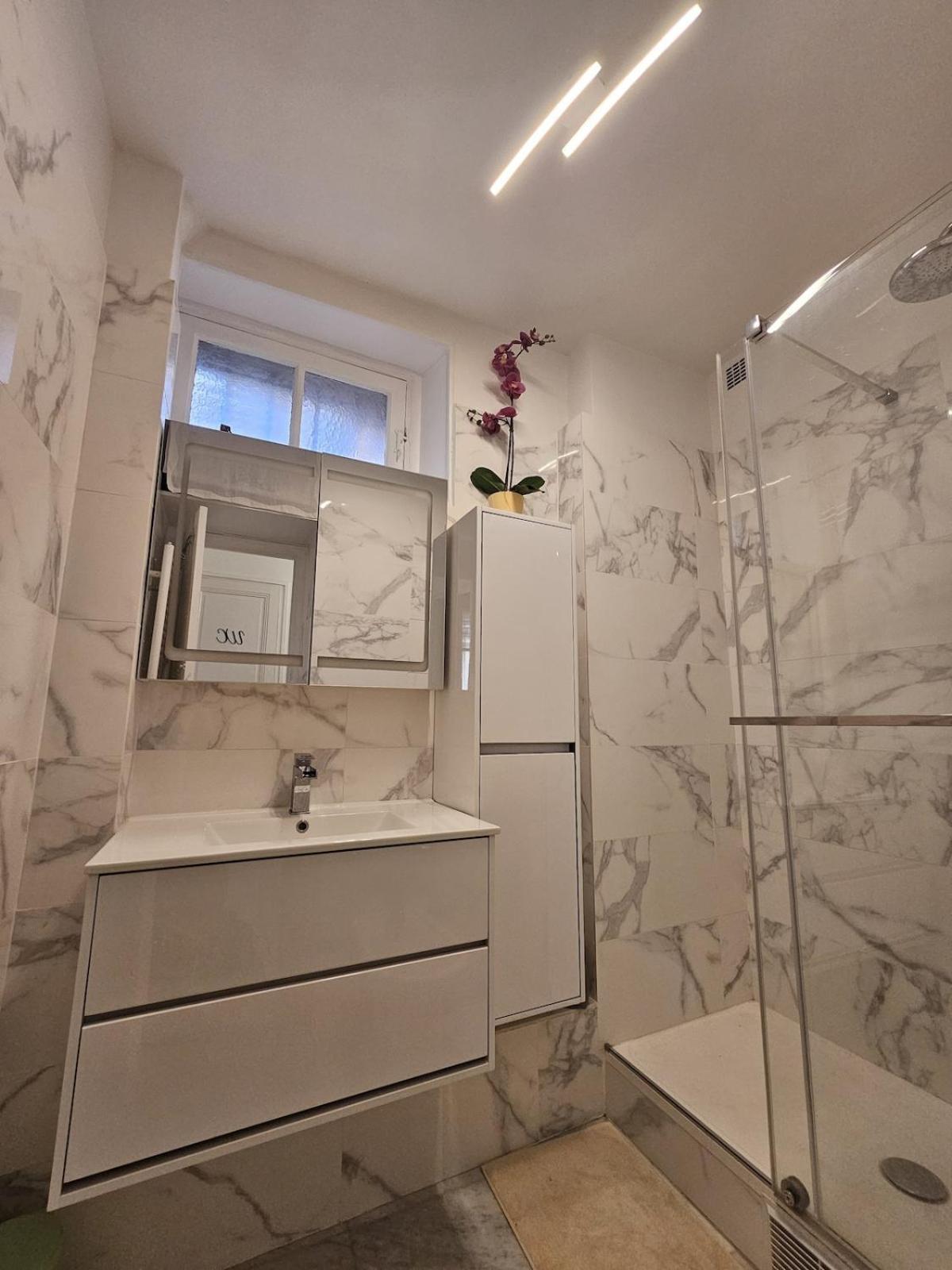Montmartre Beautiful 67 M2 With Gym & Balcony Paris