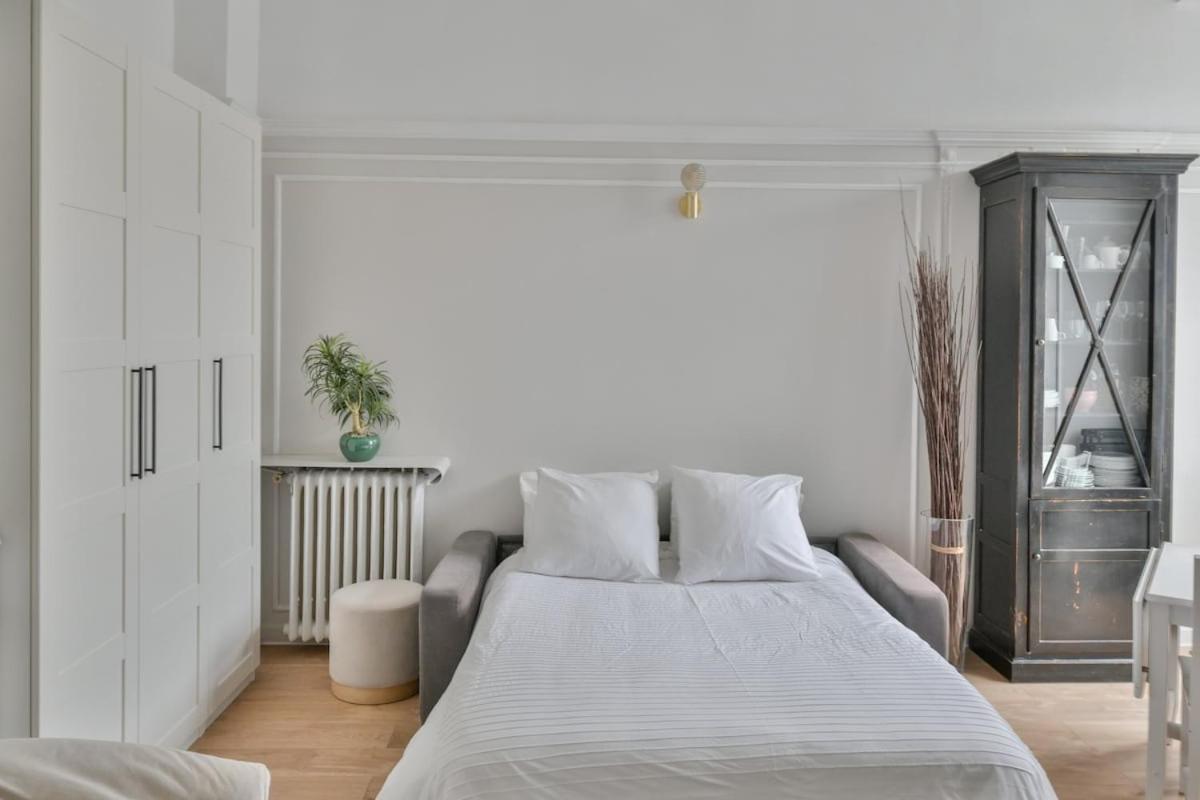Chic On The Champs-elysees With Ac Apartment Paris