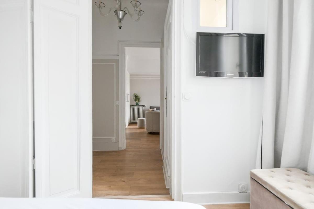 Apartment Chic On The Champs-elysees With Ac *