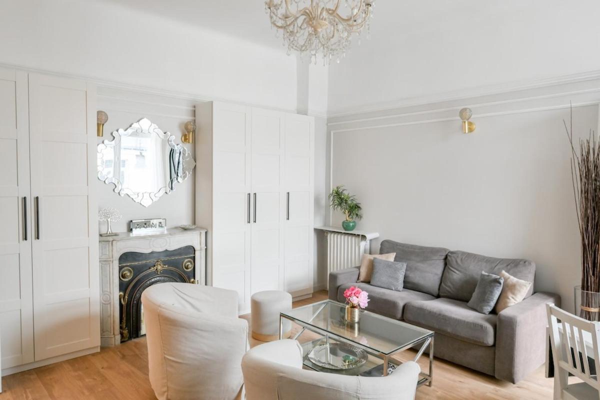 Apartment Chic On The Champs-elysees With Ac Paris