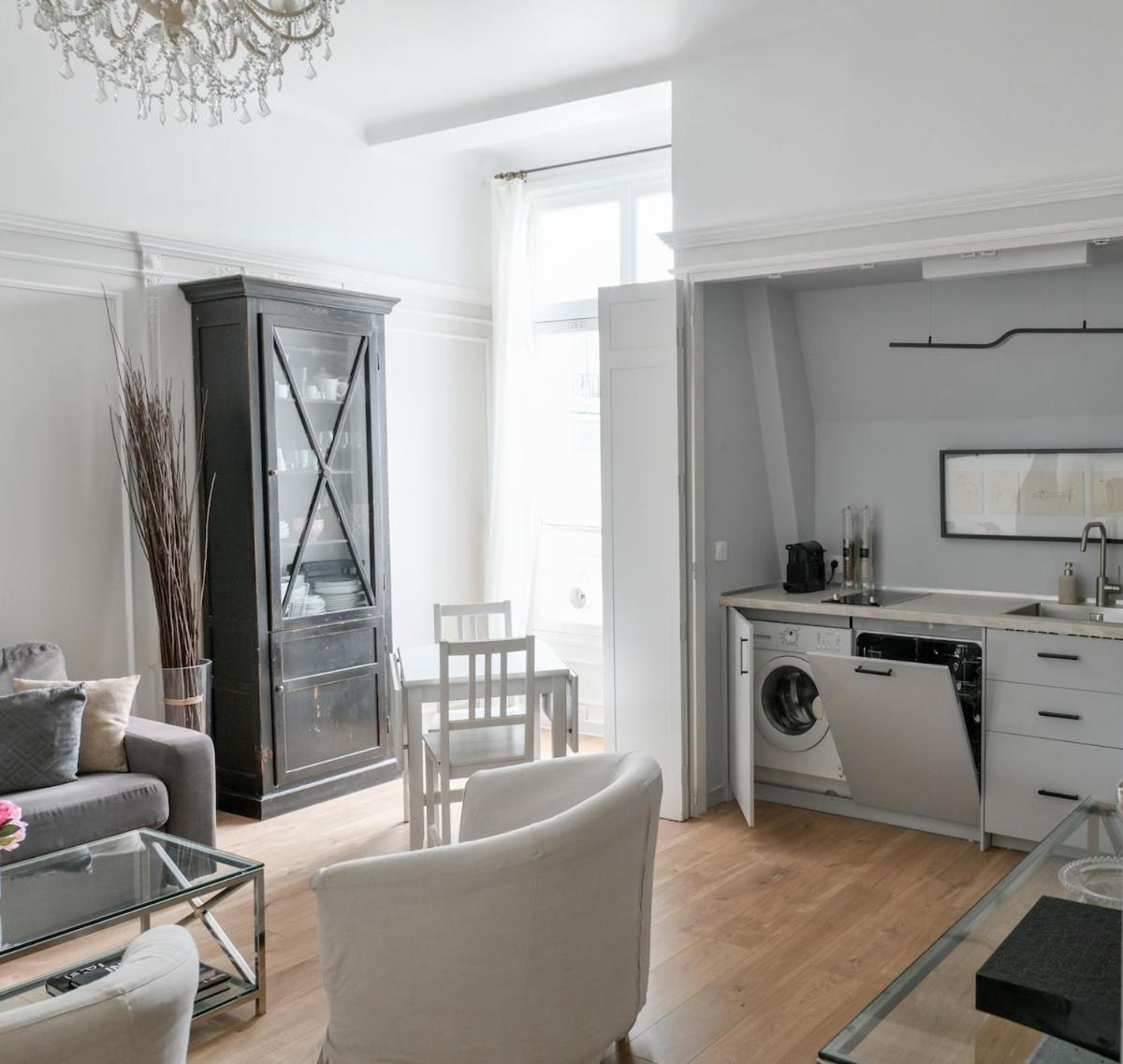 Chic On The Champs-elysees With Ac Apartment