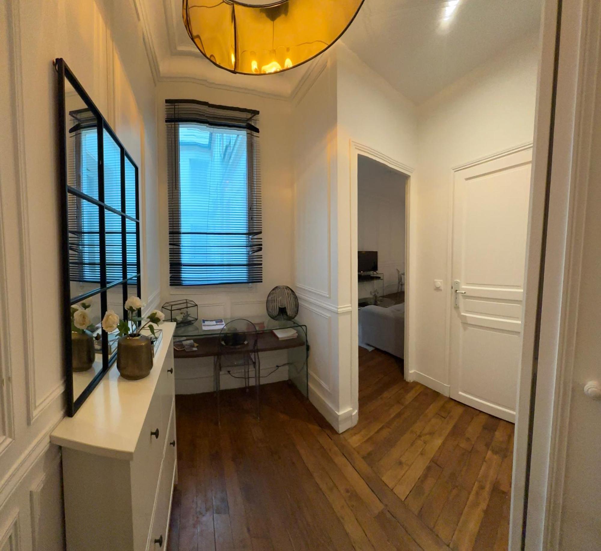 Prestige A Luxe, Calme Et Proche Tour Eiffel Et Champs-elysees * Paris