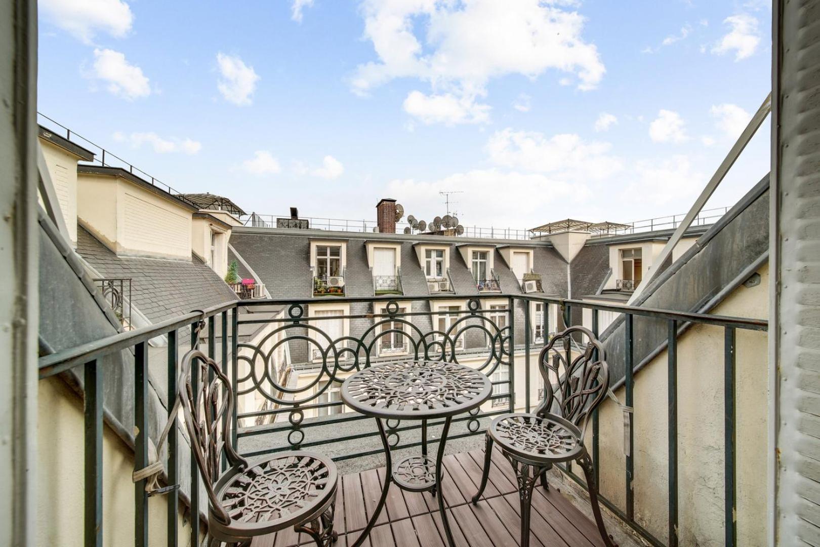 240 Elysee - Superb In
