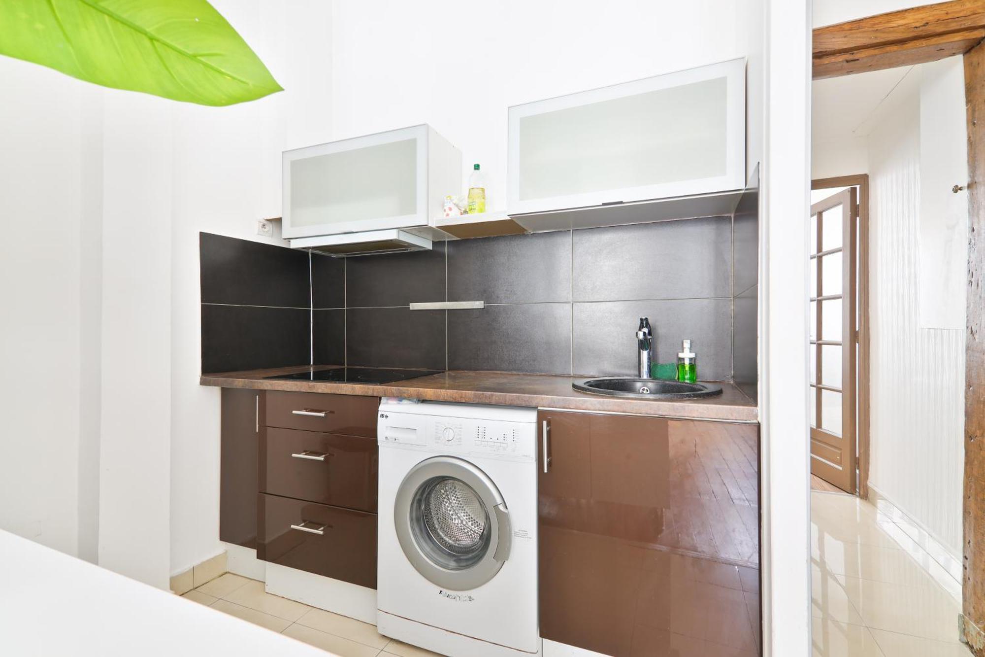 Quartier Champs-elysees Free Netflix Apartment Paris